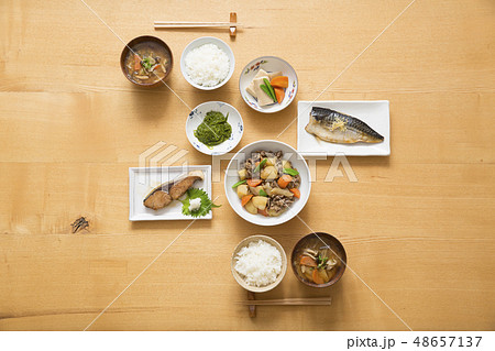 和朝食 48657137
