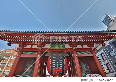 Kaminarimon is the first of two large entrance Kaminarimon is the first of two large entrance 48657827