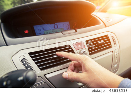 Driver hand tuning air ventilation grille Driver hand tuning air ventilation grille 48658553