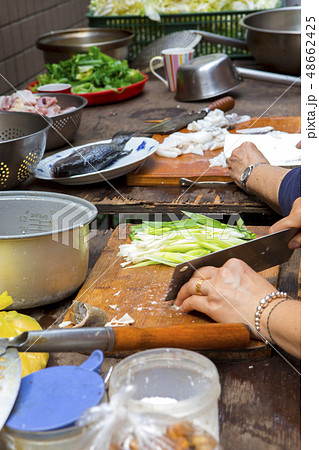 料理人 コック 調理 48662425