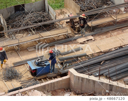 Working at the steel bar bending yard 48667120