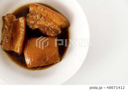 沖縄の郷土料理 ラフテー(豚肉の角煮) 沖縄の郷土料理 ラフテー(豚肉の角煮) 48671412