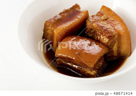 沖縄の郷土料理 ラフテー(豚肉の角煮) 沖縄の郷土料理 ラフテー(豚肉の角煮) 48671414