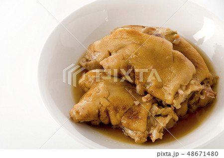沖縄料理 てびち(豚足の煮付け) 沖縄料理 てびち(豚足の煮付け) 48671480