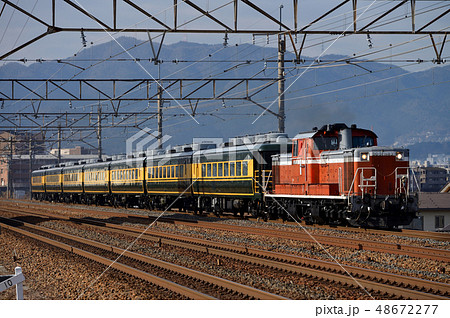 東海道本線を行くDD511183サロンカーなにわ団臨 48672277