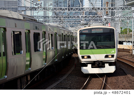 都心を走るE231系500番台山手線 48672401