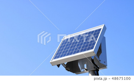 小型のソーラーパネル 48675100