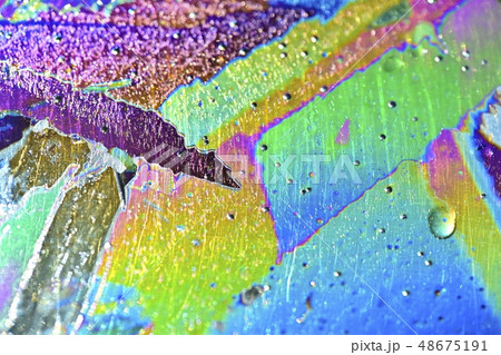 氷彩　偏光効果による太陽光と氷の色模様 48675191