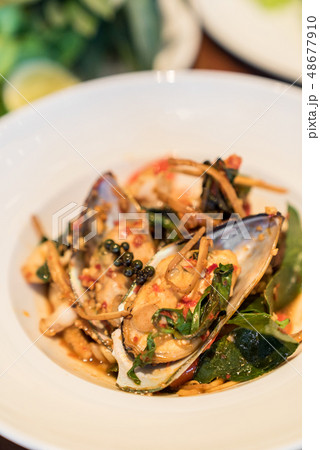 stir fried spicy seafood 48677910