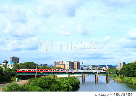 岡崎市　都市風景　岡崎市内を走行する名鉄電車 48678404