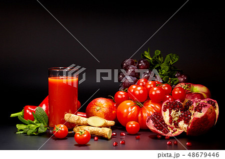 Glasses with fresh organic vegetable and fruit 48679446