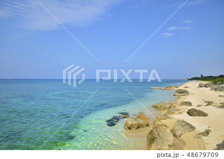 渡具知の浜　沖縄 48679709