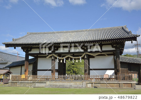 世界遺産　国宝　東大寺転害門 48679822