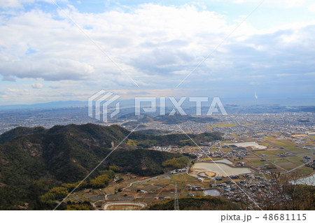 ふるさと兵庫50山　高御位山　より小高御位山越しに播磨平野、高砂市の中心部を望む。 48681115