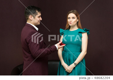 The girl did not like the man and his wedding 48682204