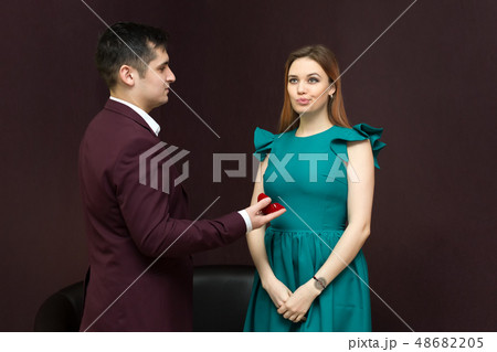 The girl did not like the man and his wedding 48682205