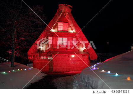 富山県 五箇山 菅沼合掌の里 冬のライトアップ レッド 富山県 五箇山 菅沼合掌の里 冬のライトアップ レッド 48684832