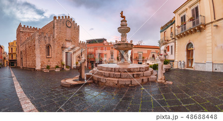 Piazza Duomo in Taormina, Sicily, Italy Piazza Duomo in Taormina, Sicily, Italy 48688448