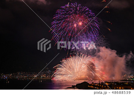 （長野県）諏訪湖祭湖上花火大会 48688539
