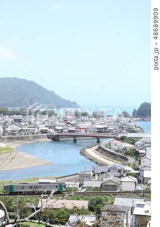薬王寺から望む港町と汽車 薬王寺から望む港町と汽車 48689909