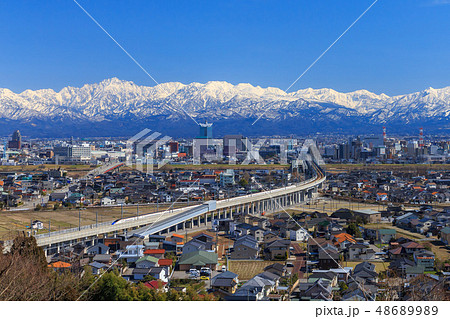 立山連峰・富山市街と北陸新幹線 48689989