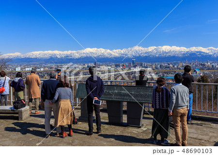 富山_呉羽山展望台と立山連峰 48690103