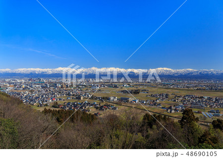 立山連峰と富山市の街並み 立山連峰と富山市の街並み 48690105