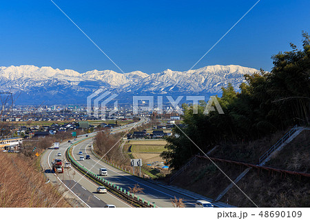 富山_立山連峰と北陸自動車道 富山_立山連峰と北陸自動車道 48690109