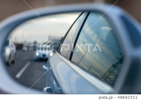 バックミラー 高速道路 安全 走行 人生 後ろ 振り返る 過去 ドライブ 休日 リラックス 日本 バックミラー 高速道路 安全 走行 人生 後ろ 振り返る 過去 ドライブ 休日 リラックス 日本 48692551