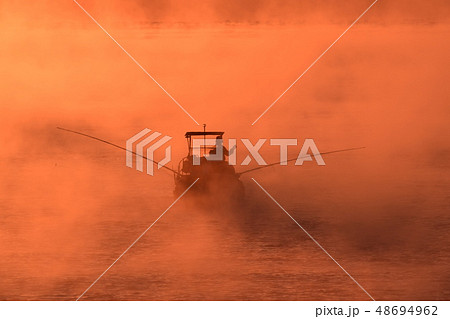 高知久礼湾の気嵐 48694962