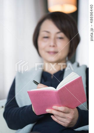 女性 シニア 女性 シニア 48696440