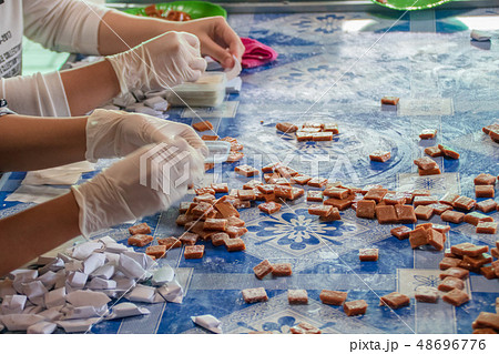 ココナッツ飴 製造工程 ベトナム カントー ココナッツ飴 製造工程 ベトナム カントー 48696776