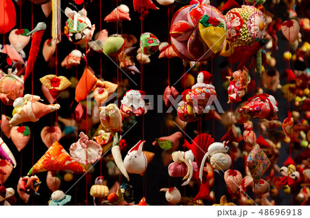 伊豆稲取の雛のつるし飾り 48696918