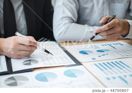 Discussion of business group brainstorming on meeting to plannin Discussion of business group brainstorming on meeting to plannin 48700807