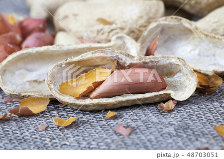 peanut nuts peanut nuts 48703051