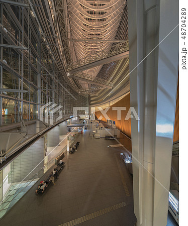ウルグアイ人建築家ラファエル・ビニョールによって建てられた有楽町駅前の東京国際フォーラムの内面図。 ウルグアイ人建築家ラファエル・ビニョールによって建てられた有楽町駅前の東京国際フォーラムの内面図。 48704289