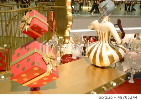 xmas decorations at the hk shopping mall 48705244