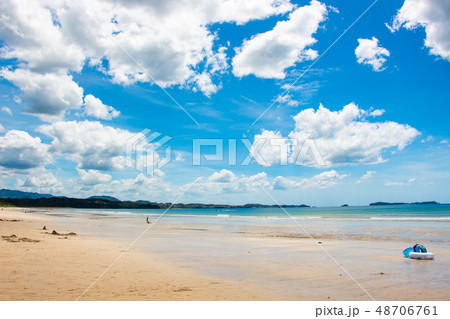 海水浴場 夏のビーチ 鹿児島県の脇本海水浴場の写真素材