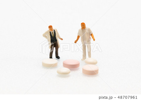 社会問題(医療費負担) 社会問題(医療費負担) 48707961