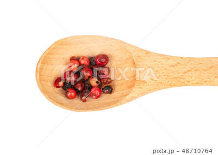 Red pepper peas in spoon Red pepper peas in spoon 48710764