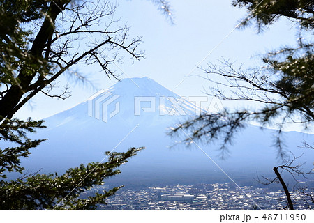【富士山】 1月 昼景 静岡 新倉山浅間公園 街並み 景色 【富士山】 1月 昼景 静岡 新倉山浅間公園 街並み 景色 48711950