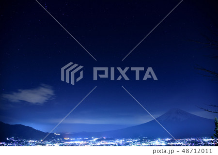 【富士山】 夜景 冬の街 静岡 新倉山浅間公園 星空 【富士山】 夜景 冬の街 静岡 新倉山浅間公園 星空 48712011