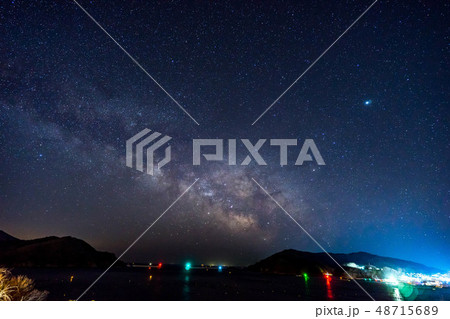 漁港に登る天の川　【岩手県】 48715689