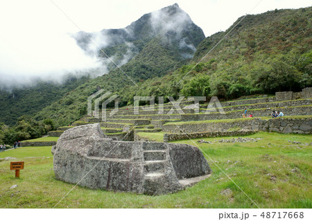 マチュピチュ　葬儀の石 48717668