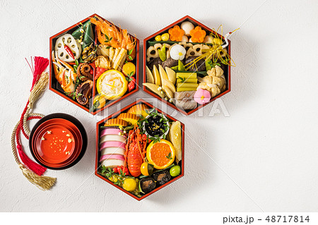 代表的な日本料理　折詰　Japanese food set(osechi) 48717814