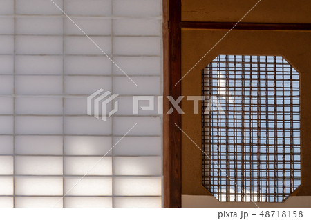 障子の影 48718158