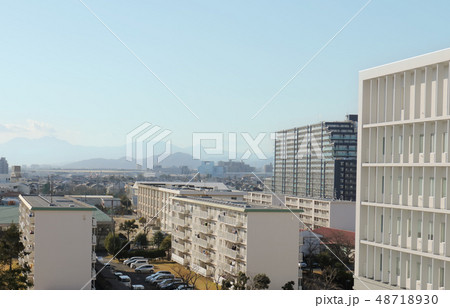 集合住宅のある風景 48718930