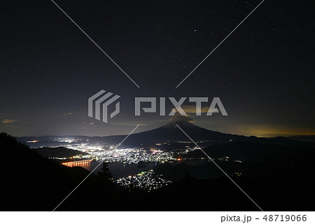 富士山 夜景 新道峠 48719066