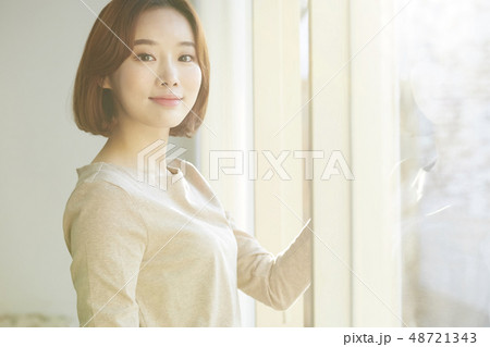 女性　ビューティー 48721343