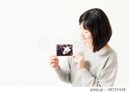 女性 妊娠 エコー写真 女性 妊娠 エコー写真 48722426